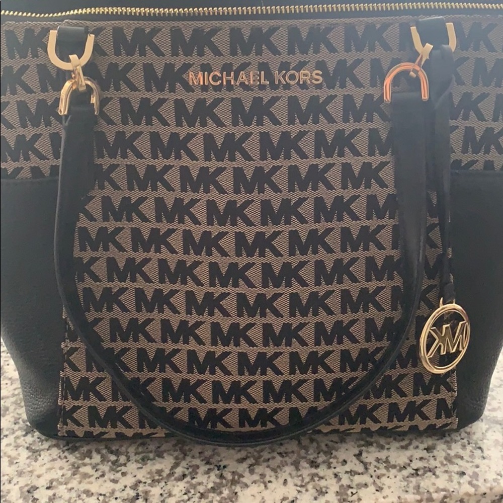 MK purse and wallet